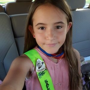 Meet your Posher, Dina